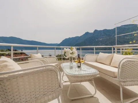 Prodaja, trosoban stan, 139m², Risan, Kotor - image 6