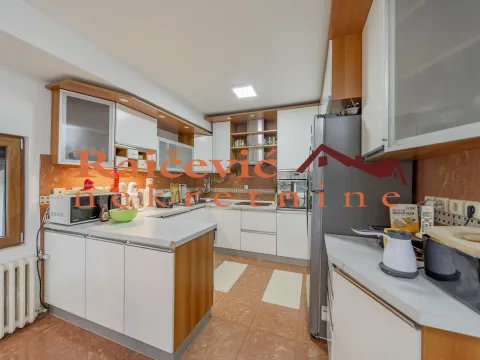 Izdavanje, kuća, 110m², Savski Venac, Beograd - image 5