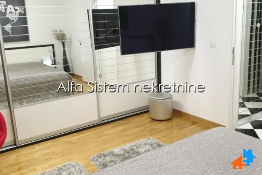 Izdavanje, dvosoban stan, 60m², Vračar Hram, Vračar Sve Podlokacije