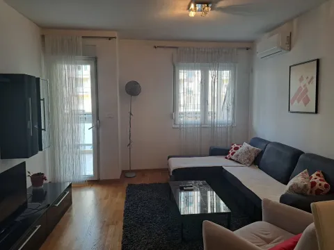 Izdavanje, dvosoban stan, 68m², City Kvart, Podgorica - image 7