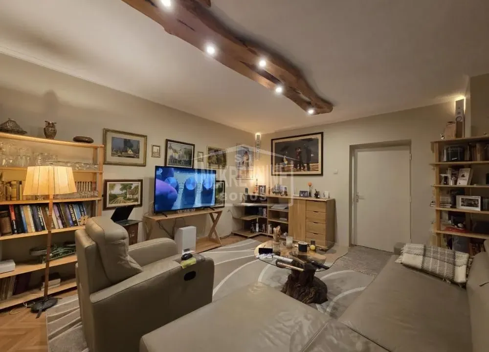 Prodaja, dvosoban stan, 69m², Centar, Subotica