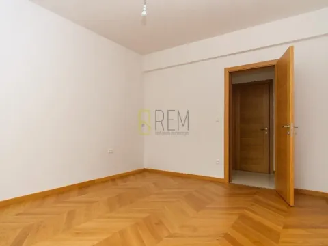 Prodaja, trosoban stan, 142m², Gorica C, Podgorica - image 8