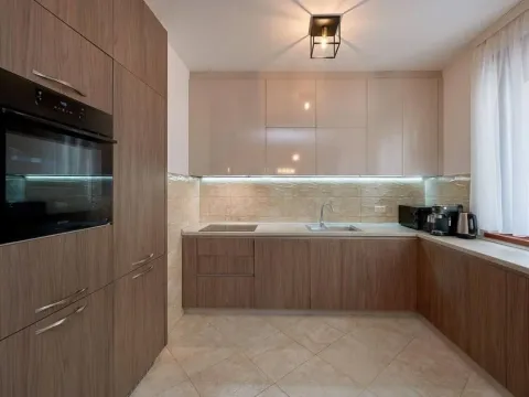 Sale, one bedroom apartment, 68m², Bečići, Budva - image 9