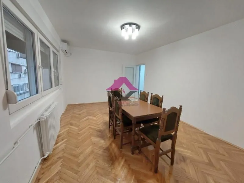Izdavanje, trosoban stan, 68m², Poštanska Štedionica, Palilula Sve Podlokacije