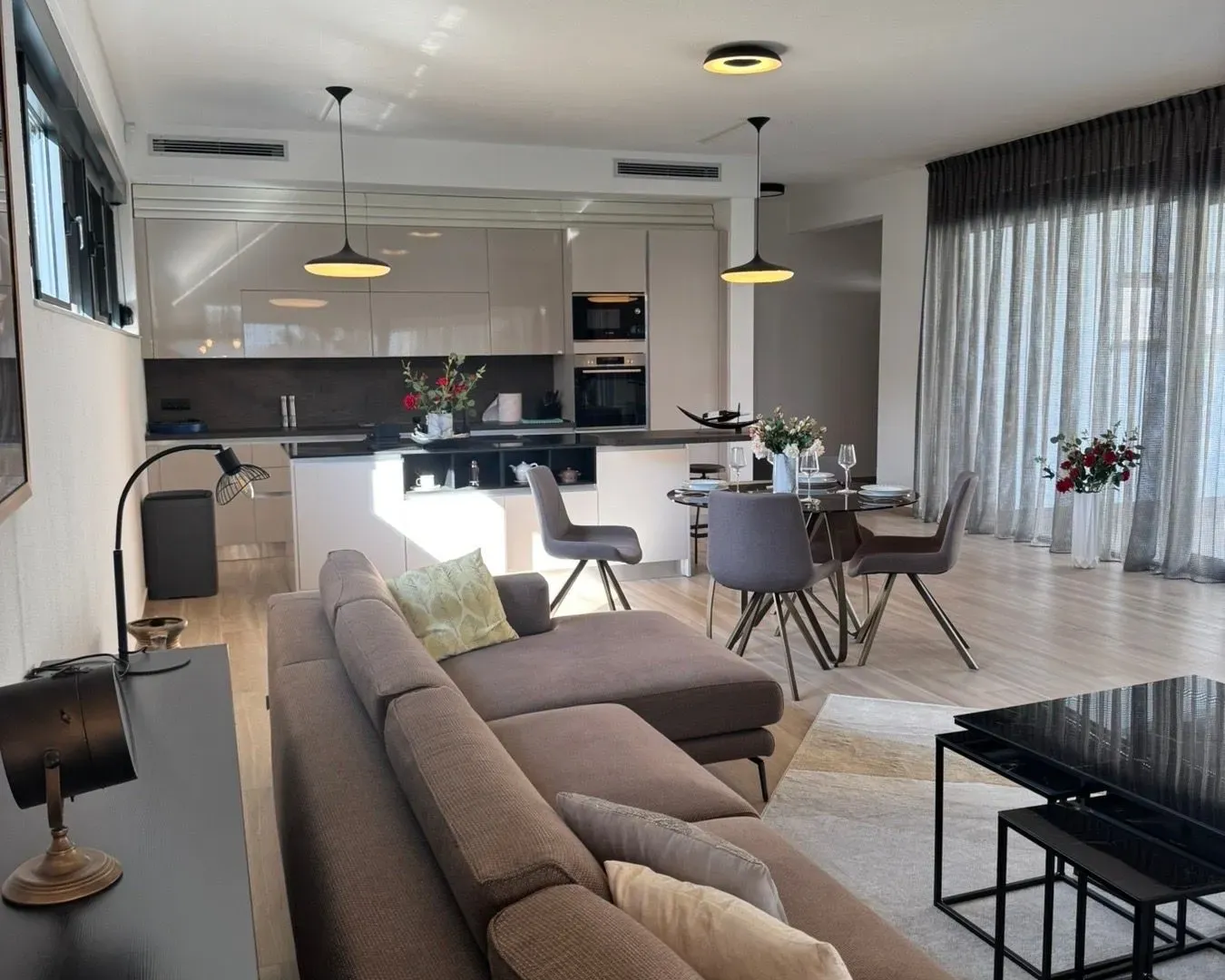 Prodaja, stan, 342m², Ilino, Bar