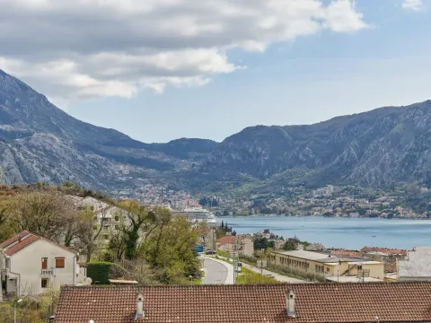 Izdavanje, dvosoban stan, 62m², Sveta Vrača, Kotor - image 7