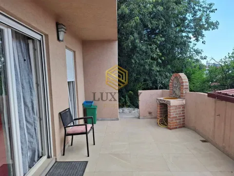 Rent, one bedroom apartment, 40m², Dalmatinska ulica, Podgorica - image 9