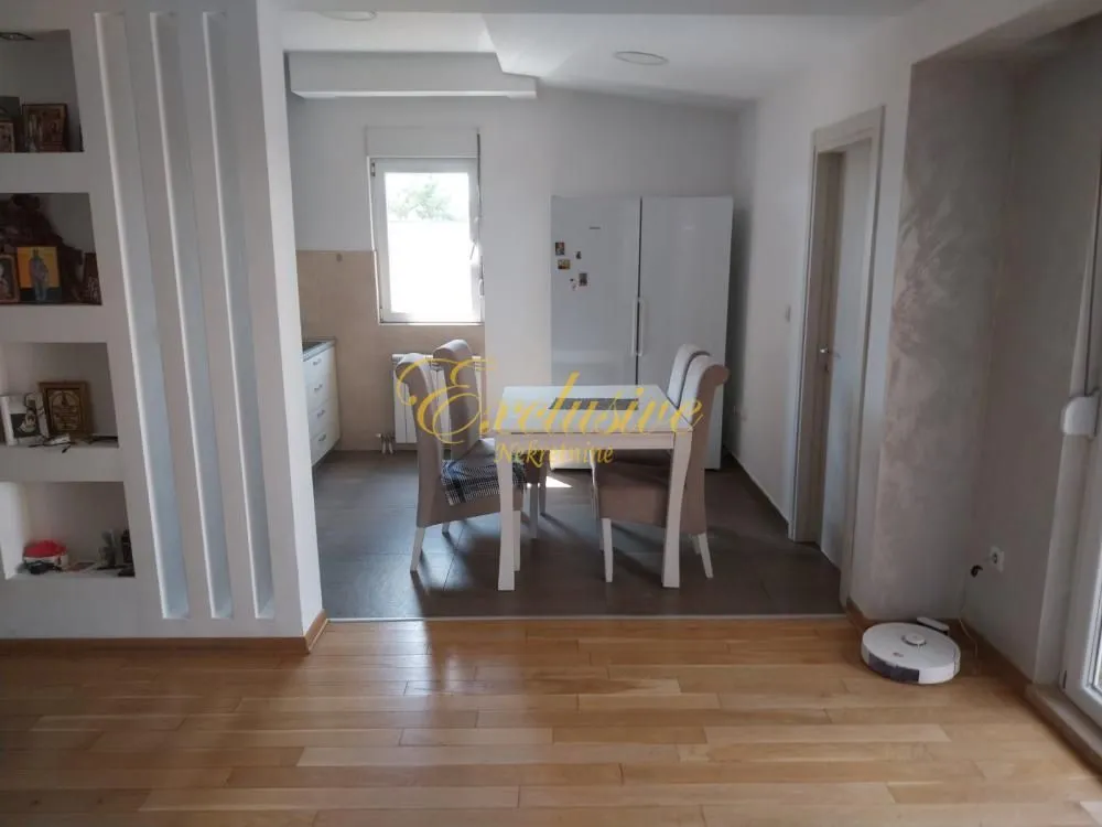 Prodaja, četvorosoban stan, 77m², Lekino Brdo, Voždovac Sve Podlokacije
