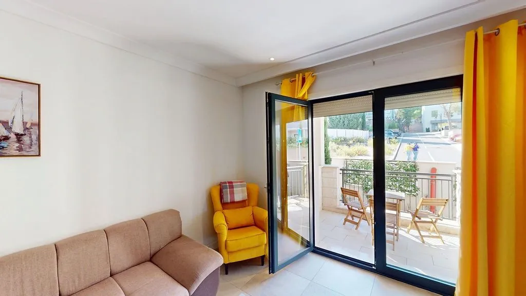 Prodaja, dvosoban stan, 55m², Tivat, Crna Gora
