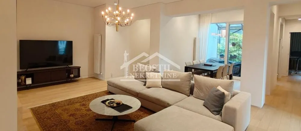 Prodaja, četvorosoban stan, 133m², Stari Grad, Beograd