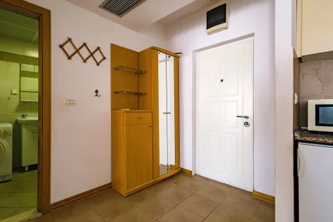 Rent, one bedroom apartment, 54m², Bečići, Budva - image 17