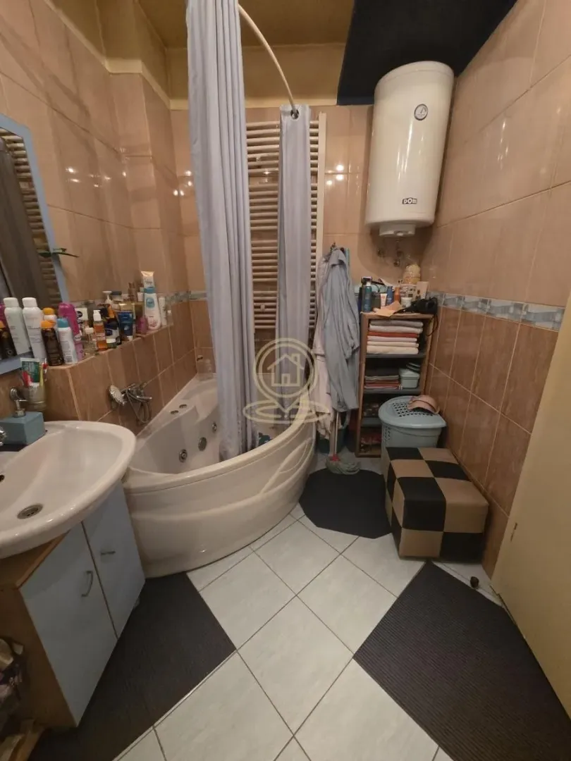 Prodaja, trosoban stan, 75m², Medijana, Niš
