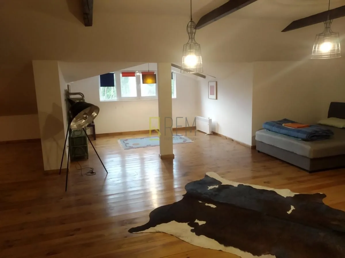 Rent, house, 190m², Tološi, Podgorica