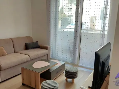 Izdavanje, jednosoban stan, 35m2, Velji Vinogradi, Budva
