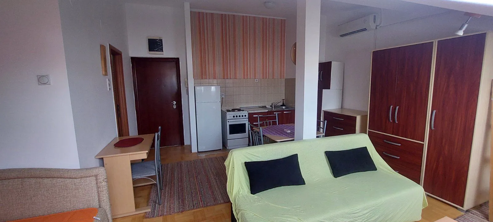 Prodaja, garsonjera, 38m², Centar, Niš