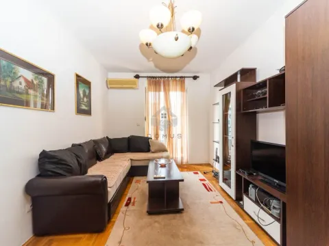 Prodaja, jednosoban stan, 42m², Stari Aerodrom, Podgorica - image 2