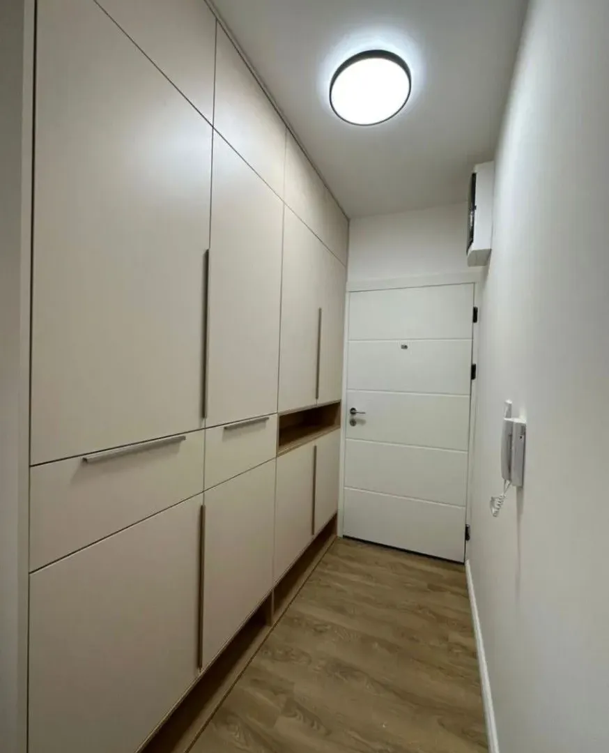 Izdavanje, dvosoban stan, 75m², Gruda, Cetinje