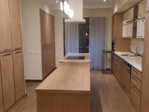 Rent, house, 220m², Tološi, Podgorica - image 7