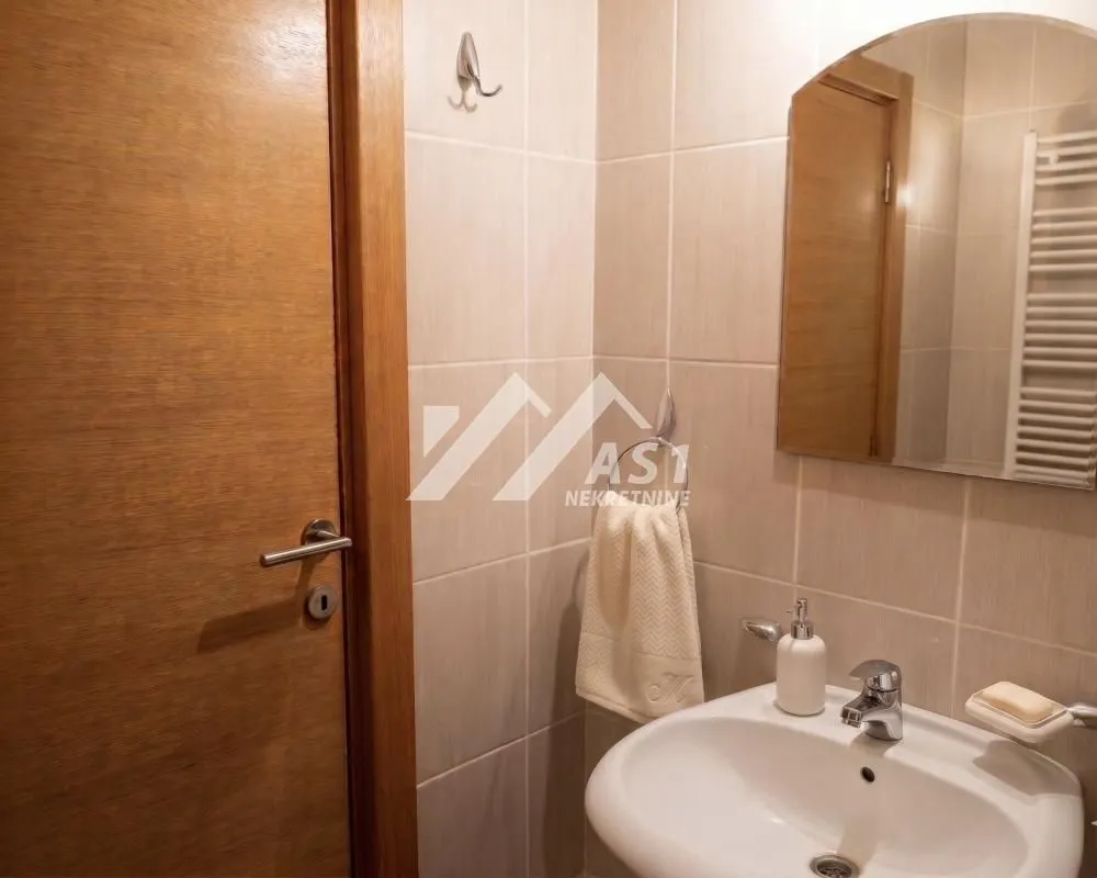 Izdavanje, stan, 24m², Bulevar Oslobodjenja, Novi Sad Sve Podlokacije