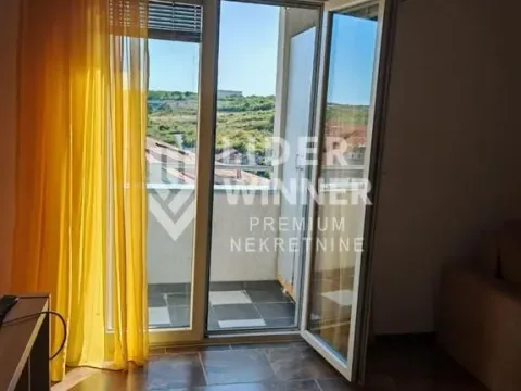 Izdavanje, četvorosoban stan, 120m², Petlovo Brdo, Beograd - image 9