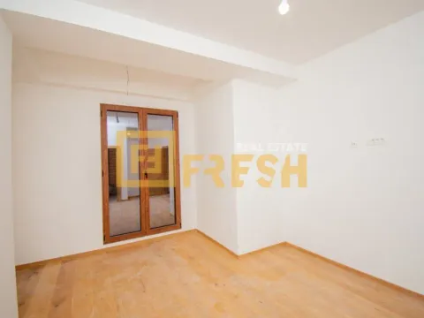 Izdavanje, četvorosoban stan, 150m², Centar, Podgorica - image 20