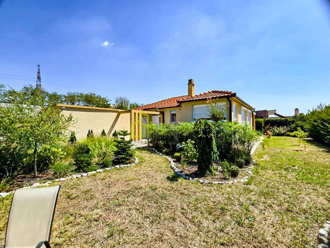 Rent, house, 194m², Tološi, Podgorica