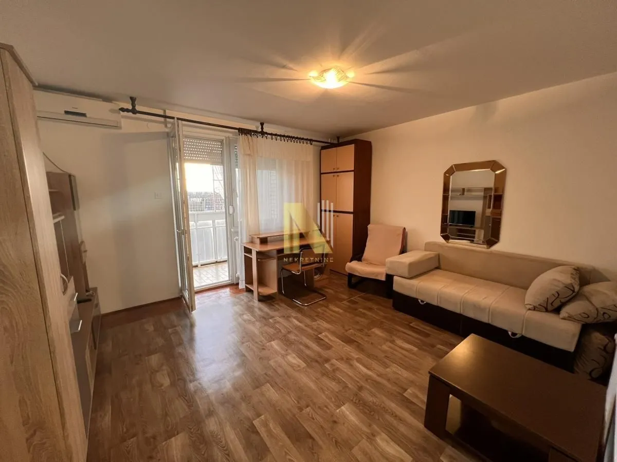 Izdavanje, četvorosoban stan, 75m², Sajmište, Novi Sad