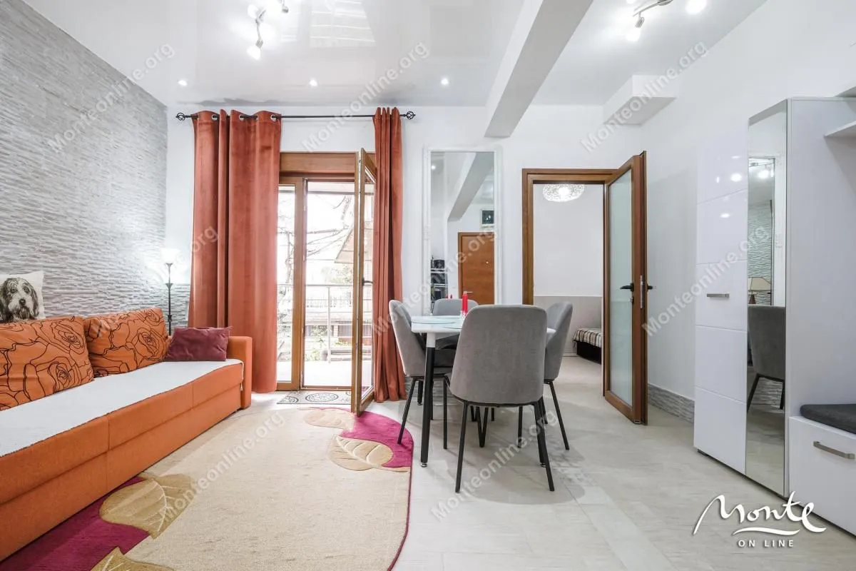 Prodaja, dvosoban stan, 77m², Tivat, Crna Gora