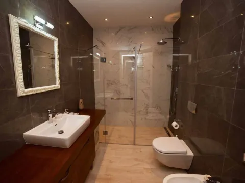 Rent, three bedroom apartment, 152m², Centar, Budva - image 4