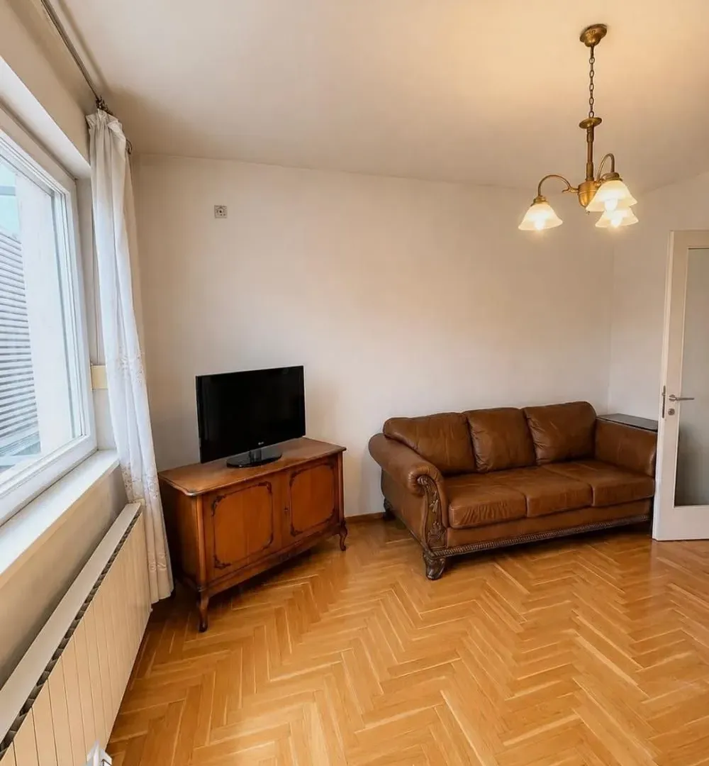 Izdavanje, dvosoban stan, 51m², Novi Beograd Blok 22, Novi Beograd Sve Podlokacije