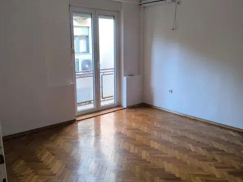 Rent, two bedroom apartment, 45m², Centar, Podgorica - image 6