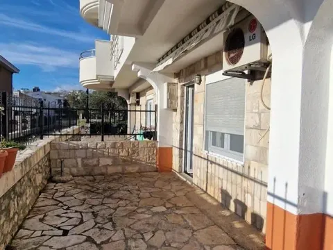 Prodaja, jednosoban stan, 35m², Ulcinj, Crna Gora - image 4