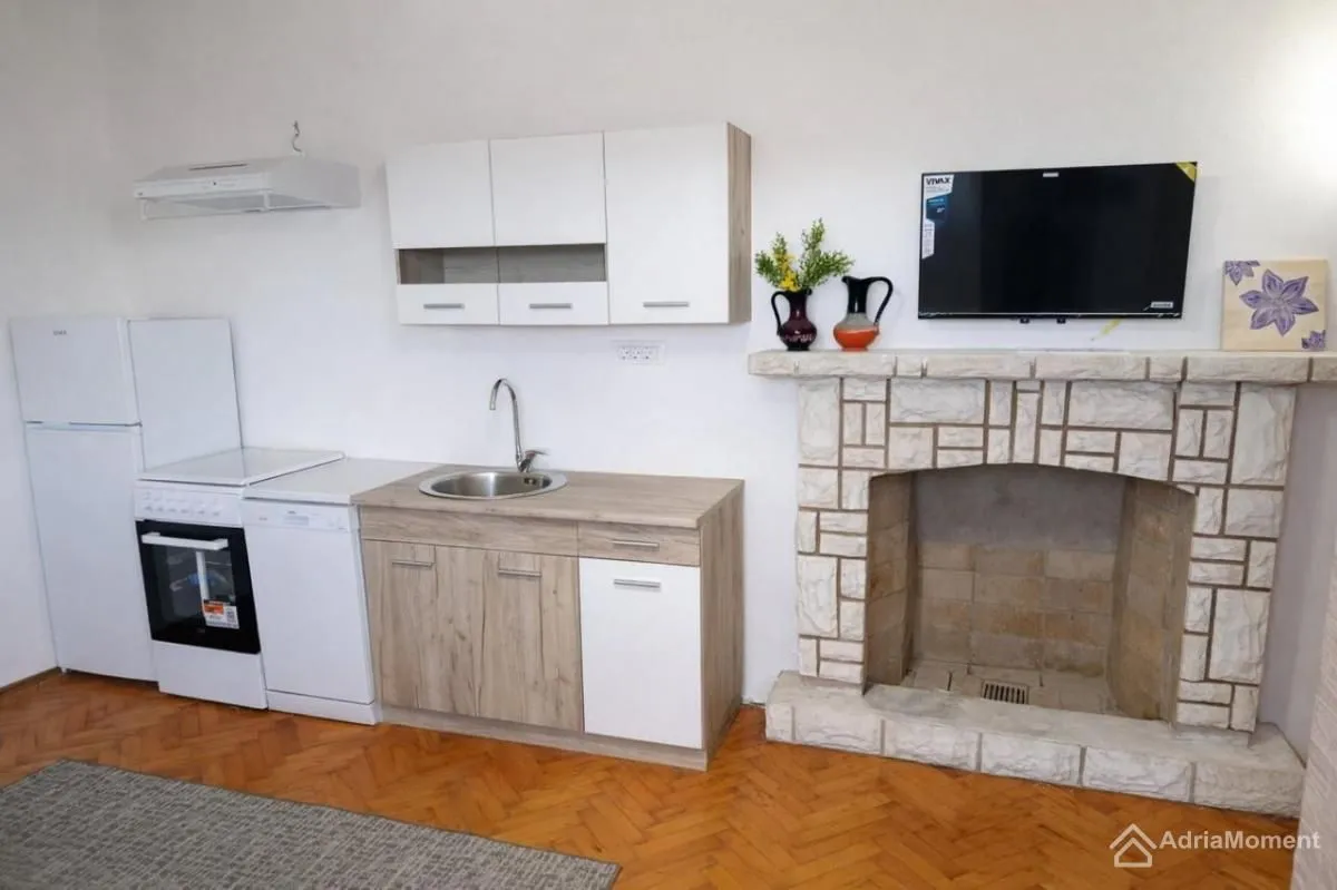 Prodaja, dvosoban stan, 53m², Kalimanj, Tivat