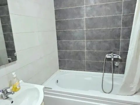 Izdavanje, dvosoban stan, 60m², City Kvart, Podgorica - image 12