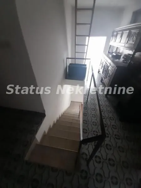 Prodaja, kuća, 200m², Futog, Novi Sad Sve Podlokacije