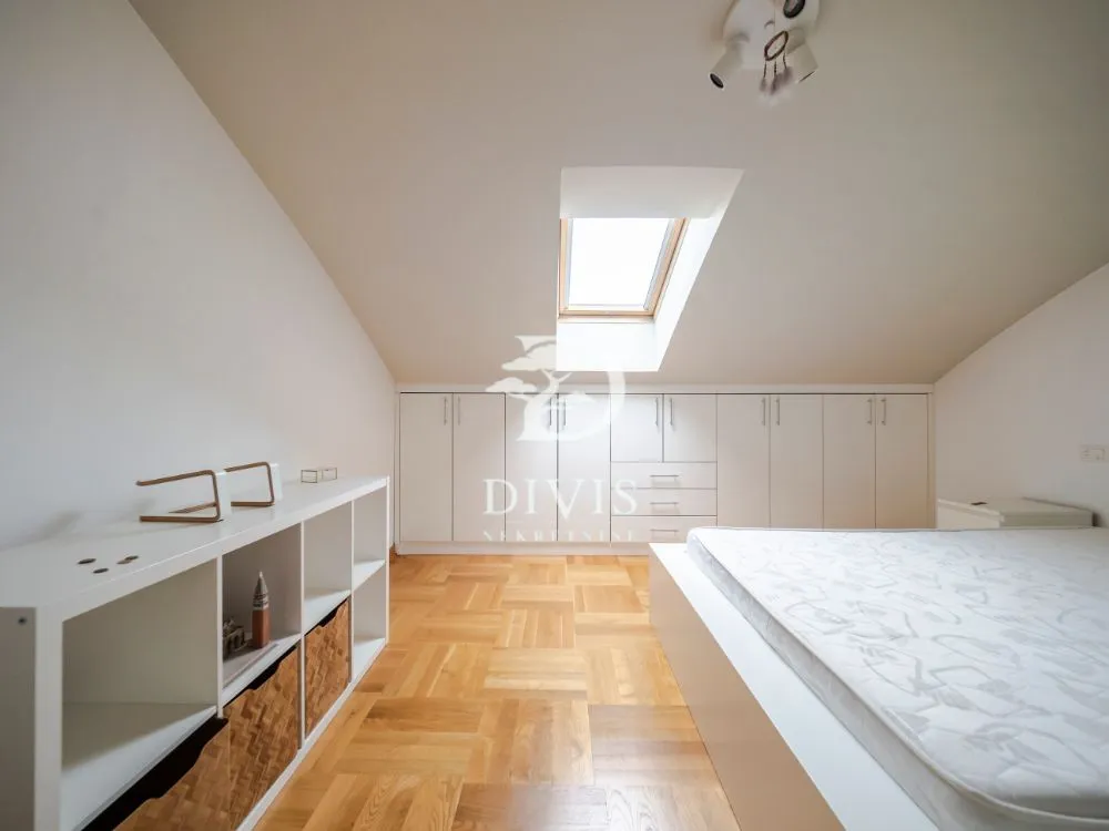 Prodaja, trosoban stan, 85m², Južni Bulevar, Vračar Sve Podlokacije