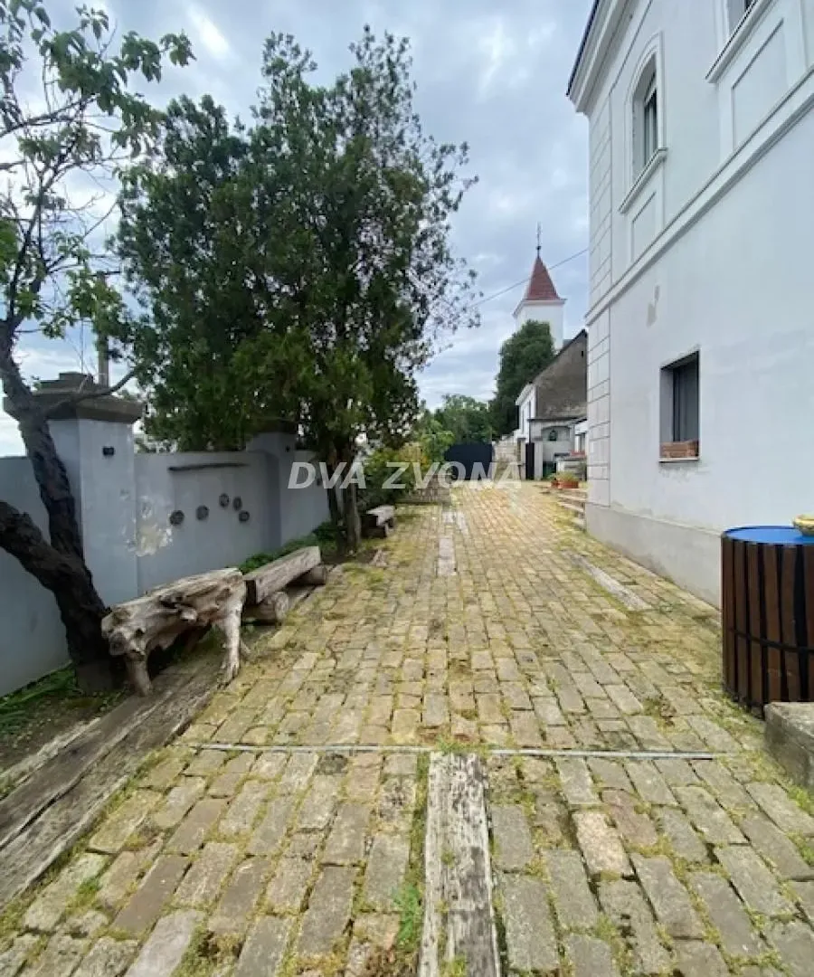 Prodaja, ugostiteljski objekat, 630m², Stari Slankamen, Inđija