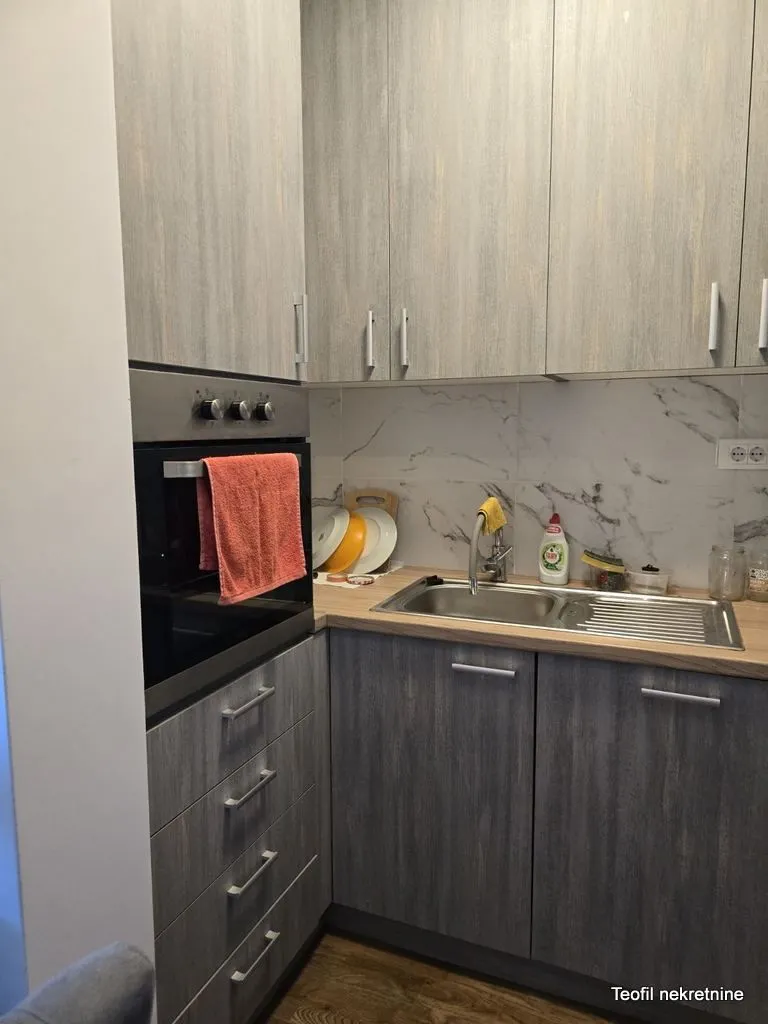 Izdavanje, dvosoban stan, 44m², Zvezdara, Zvezdara Sve Podlokacije