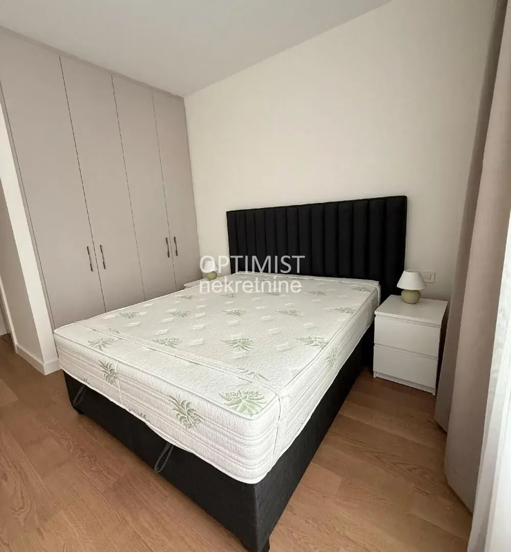 Rent, three bedroom apartment, 71m², Savski Venac, Beograd