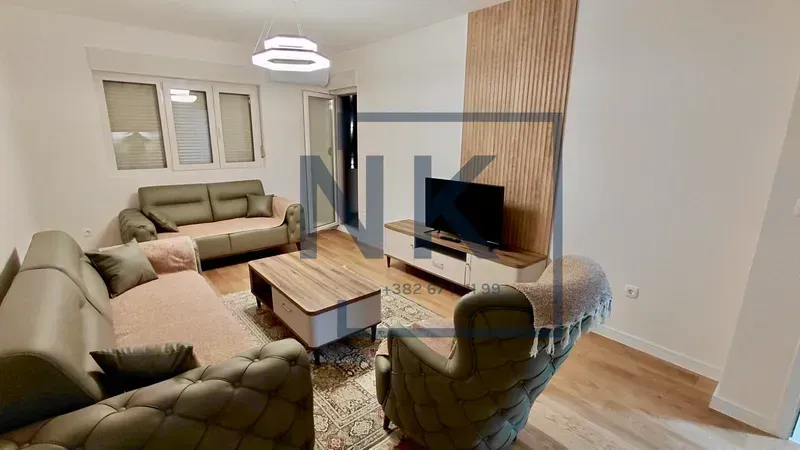 Izdavanje, jednosoban stan, 49m², Central Point, Podgorica