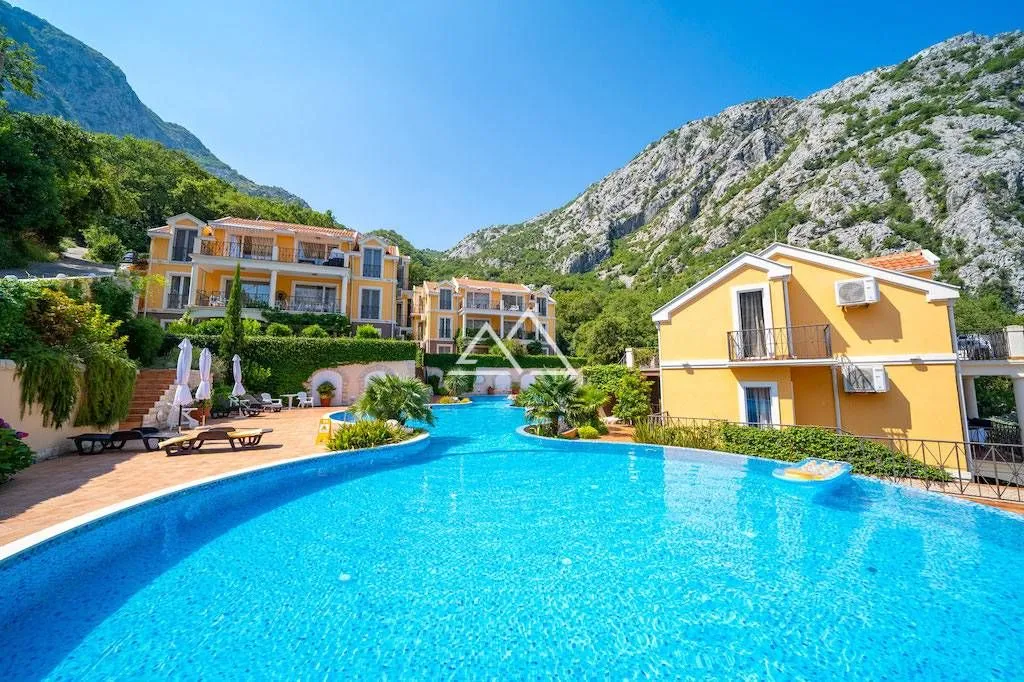 Prodaja, trosoban stan, 129m², Orahovac, Kotor