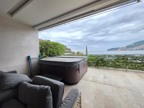 Prodaja, dvosoban stan, 150m², Budva, Crna Gora - image 19