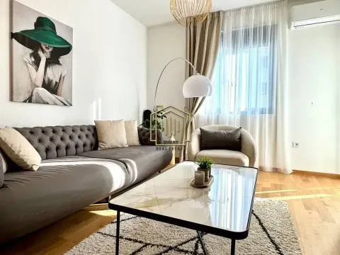 Prodaja, jednosoban stan, 46m², City Kvart, Podgorica - image 2
