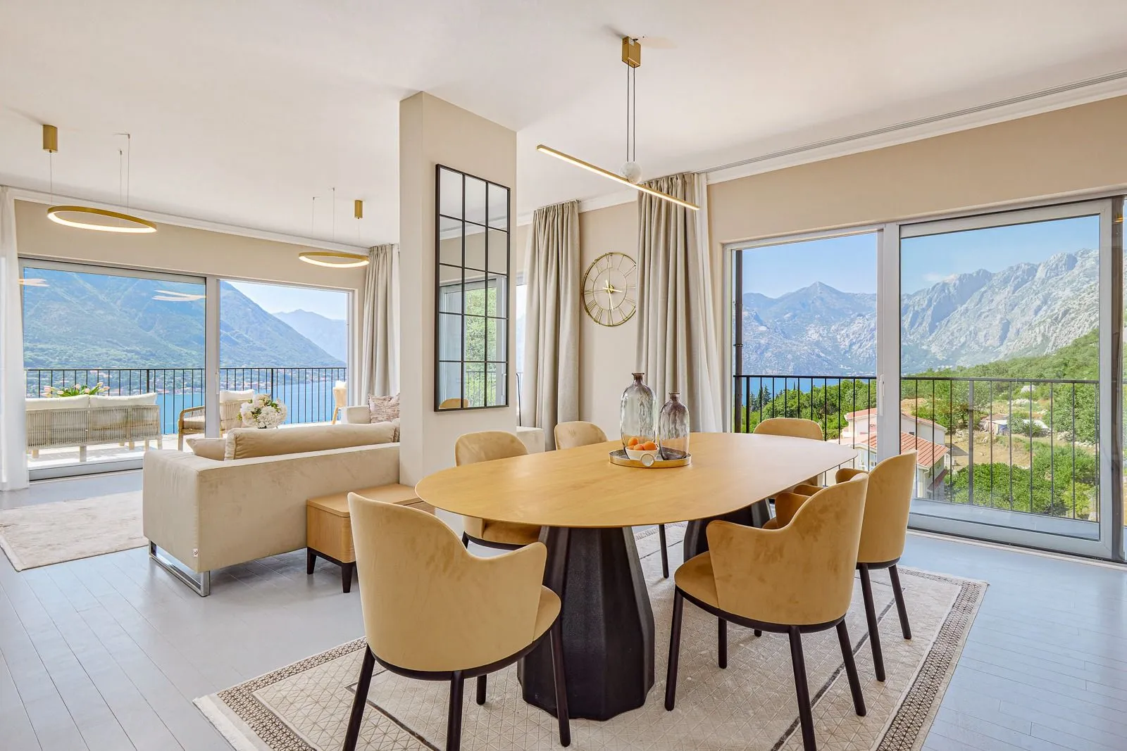 Sale, three bedroom apartment, 158m², Dobrota, Kotor