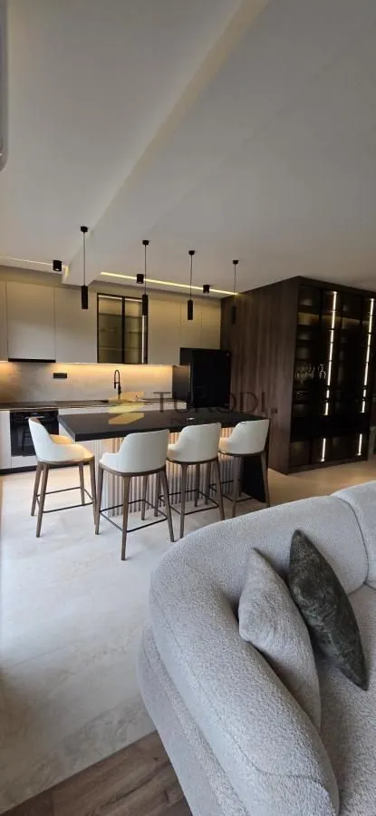 Izdavanje, trosoban stan, 82m², Olimp, Zvezdara Sve Podlokacije