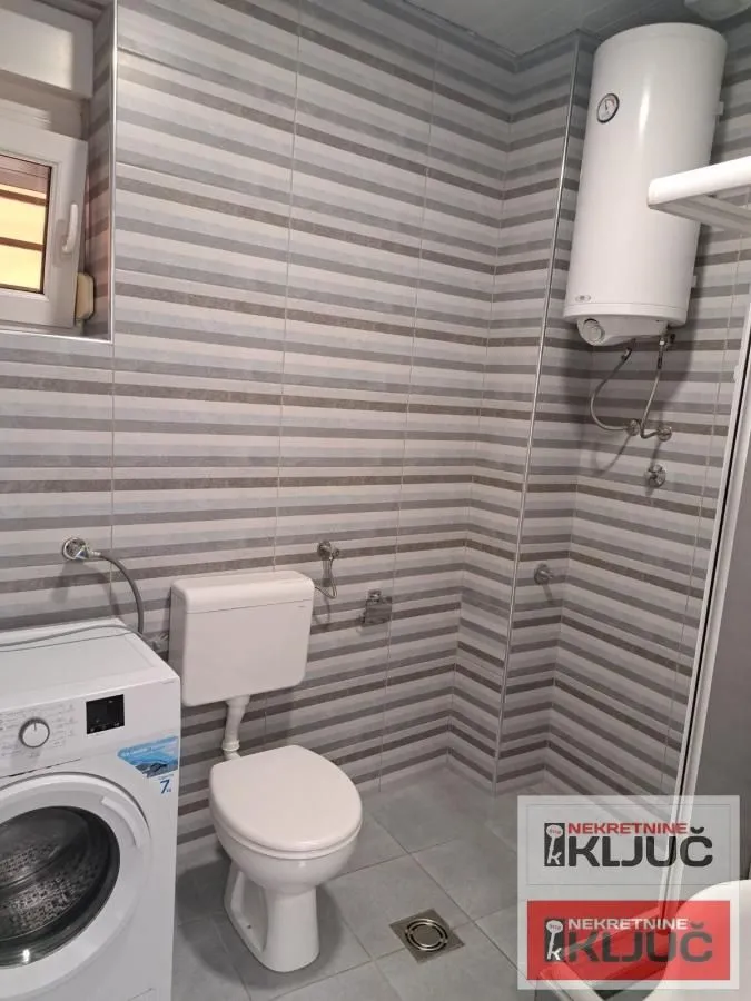 Prodaja, trosoban stan, 71m², Bulevar Oslobodjenja, Novi Sad Sve Podlokacije