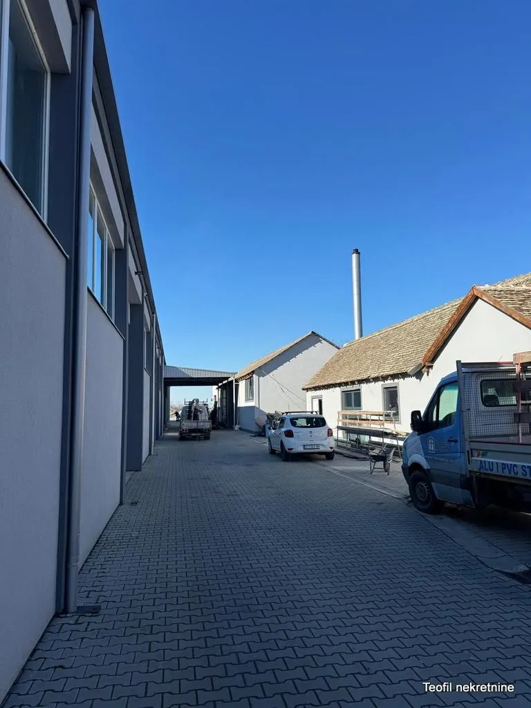 Sale, office space, 2000m², Stara Pazova, Srbija