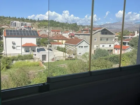 Izdavanje, jednosoban stan, 43m², Ibričevina, Podgorica - image 5