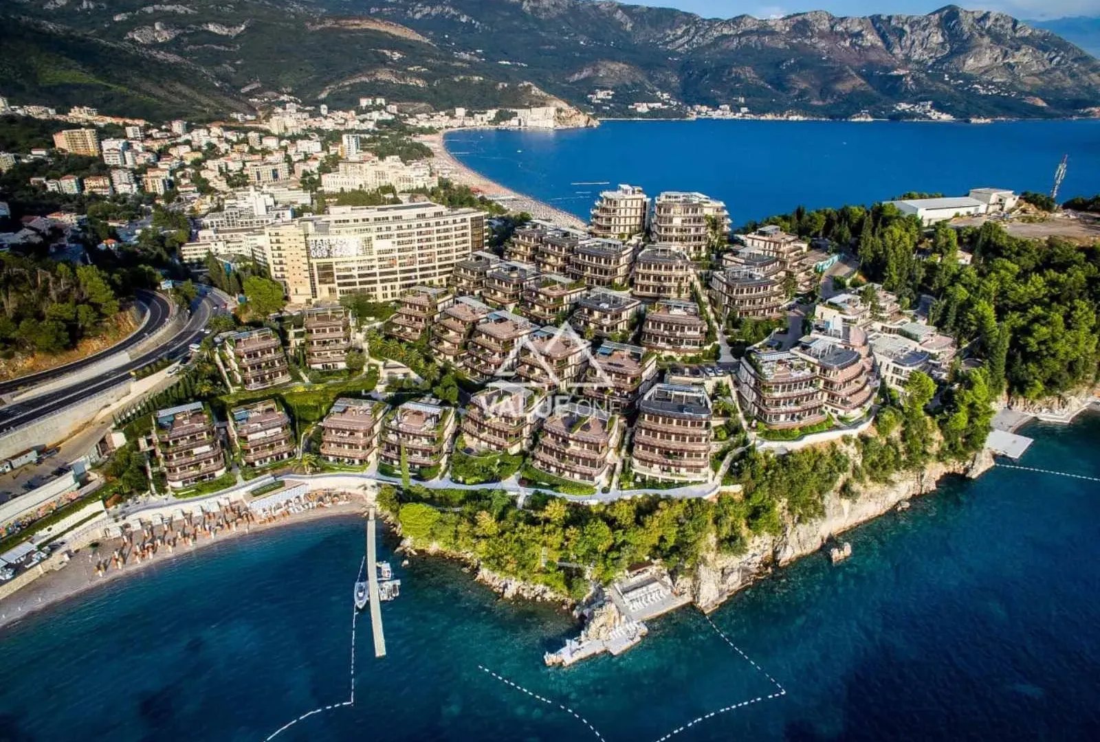 Sale, two bedroom apartment, 147m², Bečići, Budva