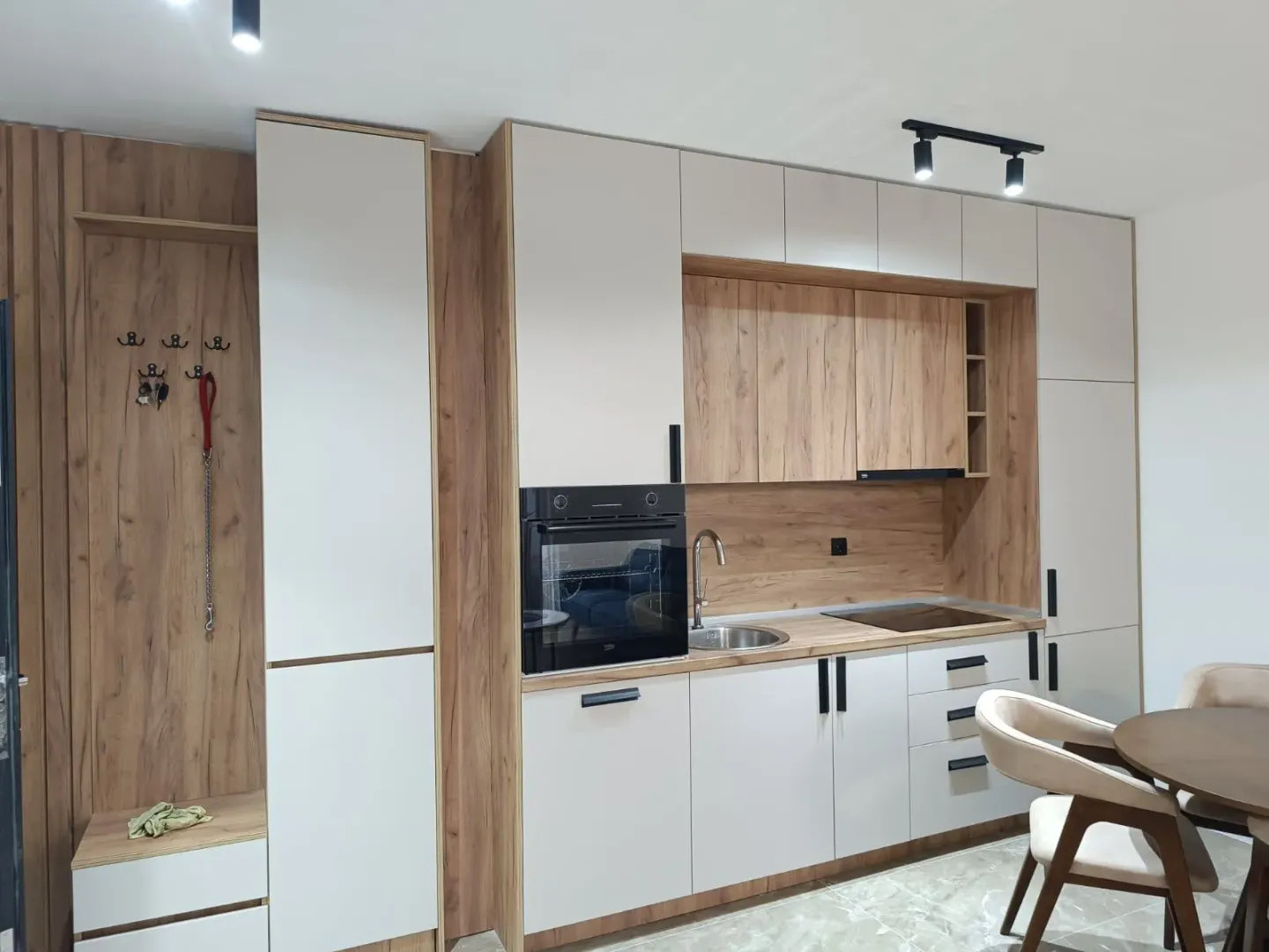 Izdavanje, jednosoban stan, 40m², Maine, Budva
